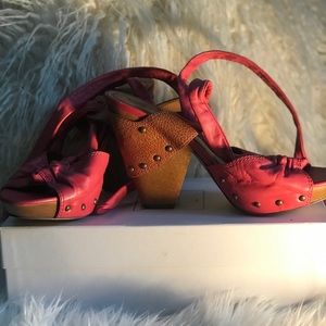 Coral/pink small heel wedge